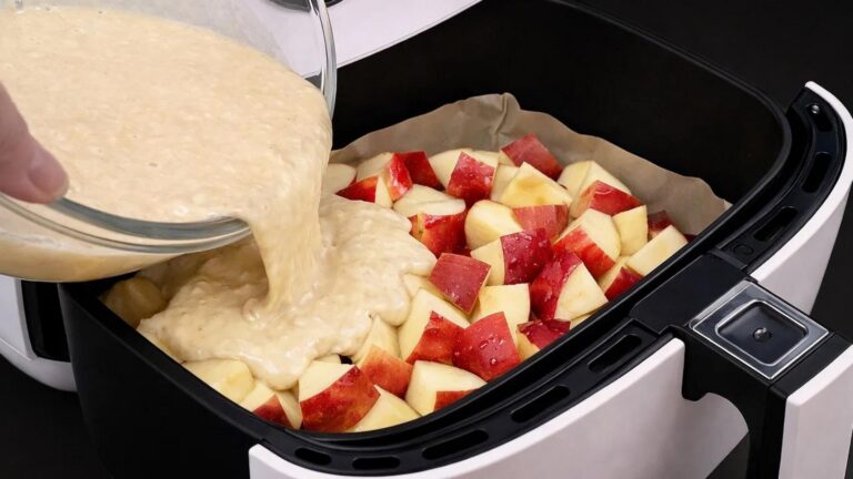 This forgotten trick turns fresh apples into a bakery-worthy dessert in minutes…