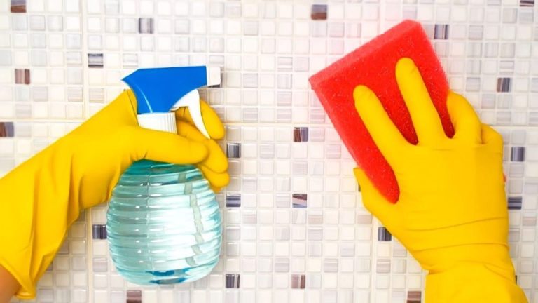 Ditch Tile Cleaning: This Natural Method Removes All Dirt Instantly