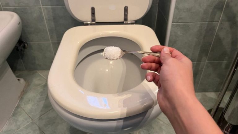 Clean and Sterilized Water for a Whole Week with This Foolproof Method