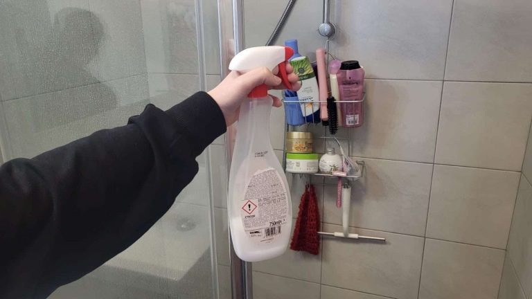 Instantly Notice the Difference: Keep Your Shower Sparkling for Weeks!