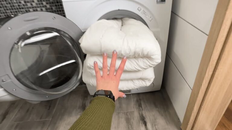 10 Genius Tips to Wash Your Oversized Comforter at Home